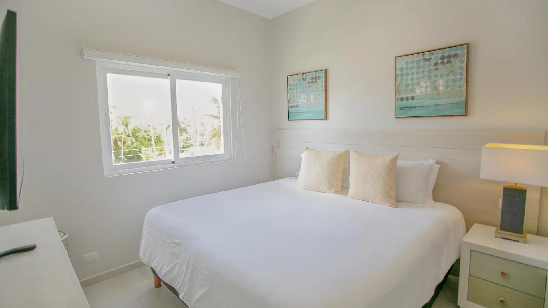 Destination Jelly / Playa Coral Condo Punta Cana Apartment